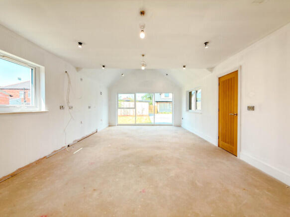 4 bed Detached for sale Image 9