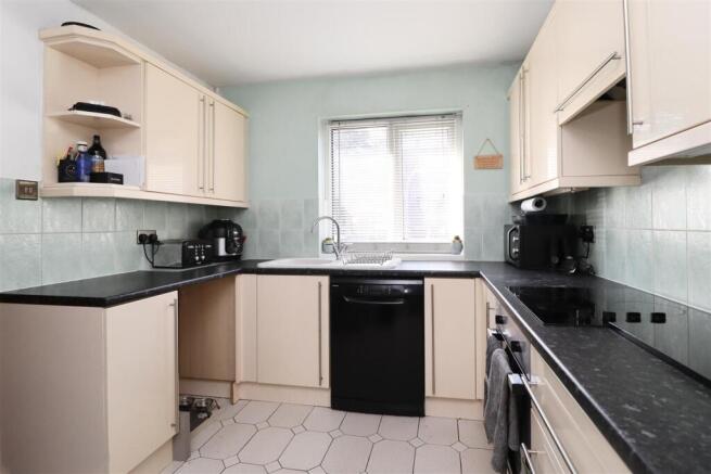 2 bed Detached Bungalow for sale Image 4