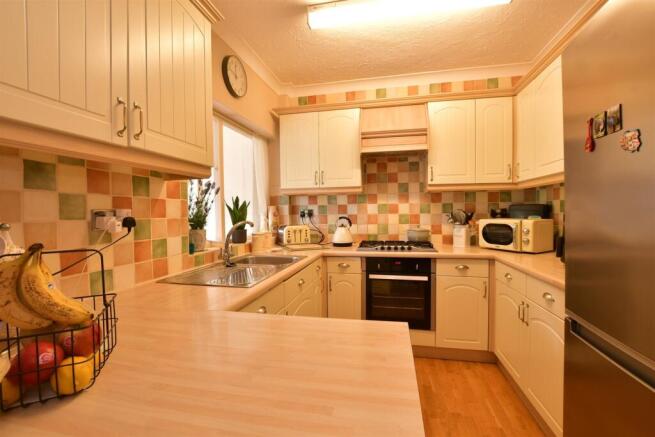 Kitchen/ Dining Room