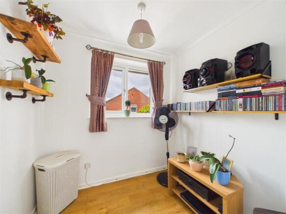 3 bed Semi-Detached for sale Image 9