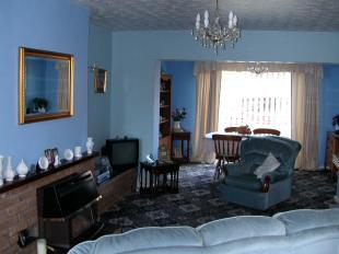 LOUNGE/DINING ROOM