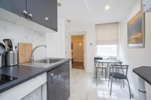 Flat 3, 202, Bishopsgate, London EC2M 4NR