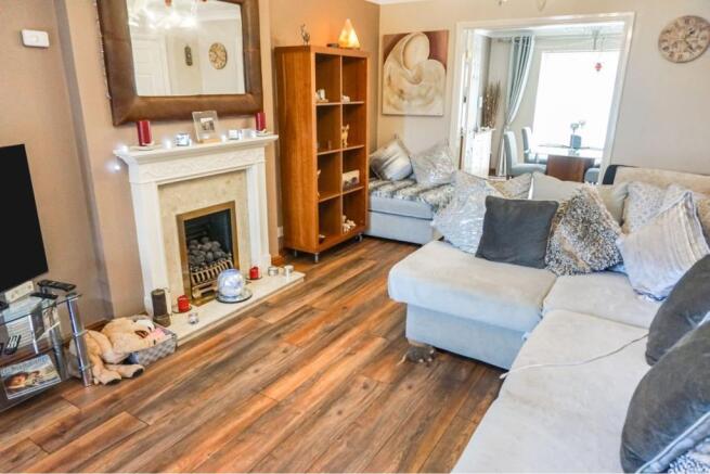 Lounge/Dining Room