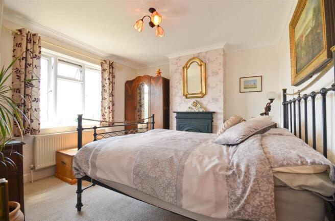 Bedroom 2.JPG