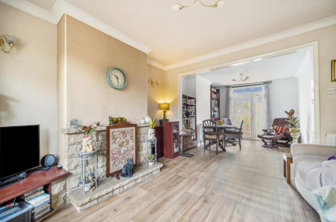 1365304-9-68ee21f...