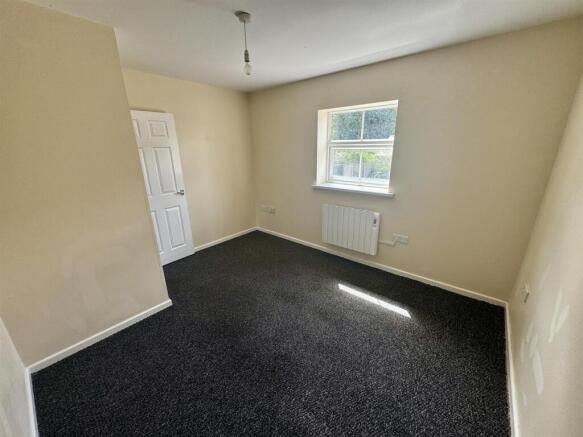 Bedroom 2 (1/2)