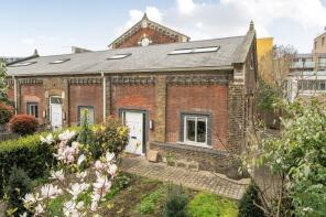 Flat 4, Campsbourne Well House, Cross Lane, Hornsey, London N8 7FY