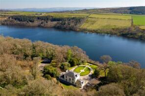 Woodend, Loch Fad Road, Rothesay PA20 0PZ