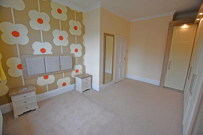 3 bed Apartment for sale Image 5
