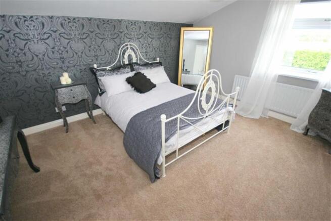 REAR DOUBLE BEDROOM 