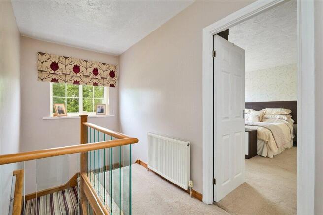4 bed Detached for sale Image 9