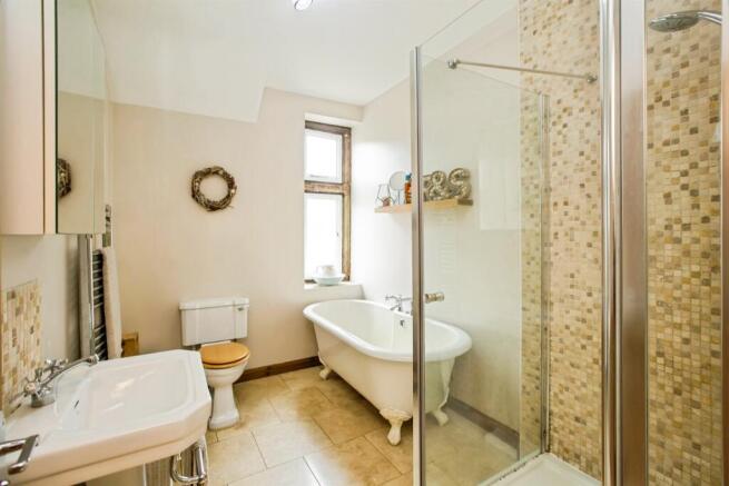 3 bed Terraced for sale Image 12