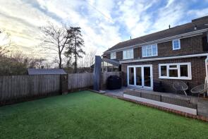 17, Greenbanks Gardens, Fareham PO16 8SF