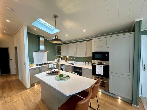 Prestige Glass House 2023 Car0062460 130774690.jpe