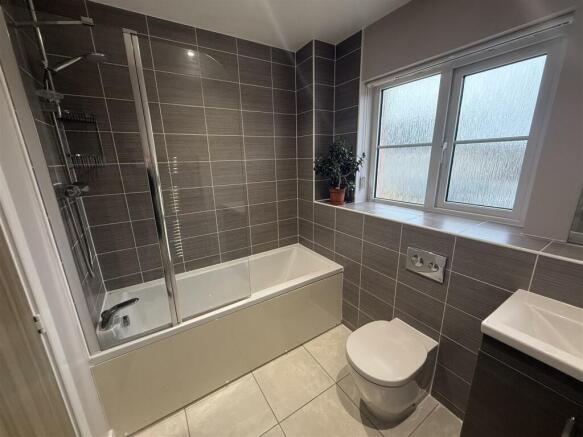 Family Bathroom: