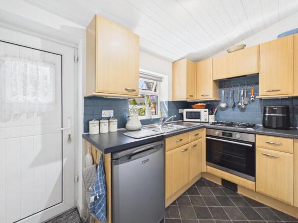 2 bed Cottage for sale Image 6