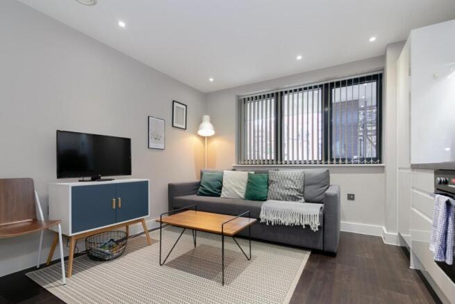 LOUNGE/KITCHEN