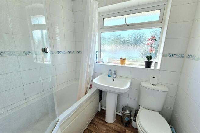Montague Close, Camberley, Surrey, GU15 photo 4