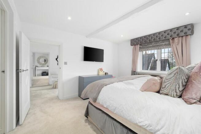 bed 3 ensuite