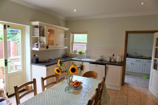 Kitchen/Breakfast