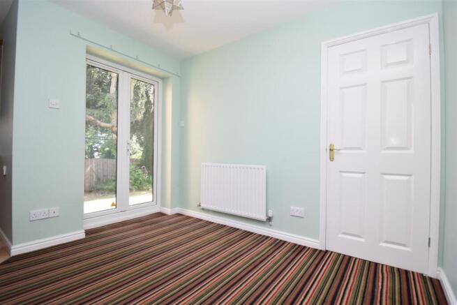 4 bed Detached to rent Image 7