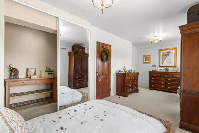 3 bed Semi-Detached for sale Image 7