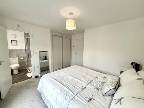 3 bed Semi-Detached for sale Image 11
