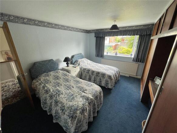 5 bed House for sale Image 12