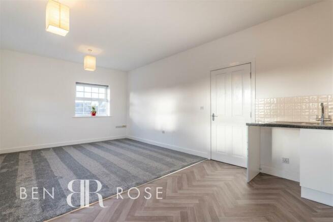 Lounge/Kitchen