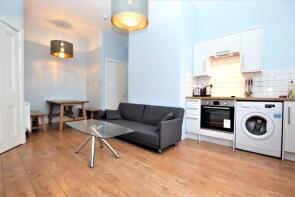 2f1, 1, Bailie Fyfe's Close, Old Town, Edinburgh EH1 1SW