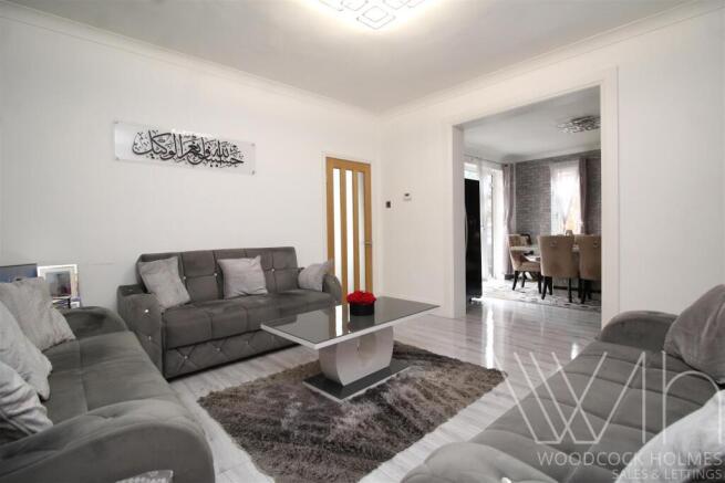 sitting room 2.JPG