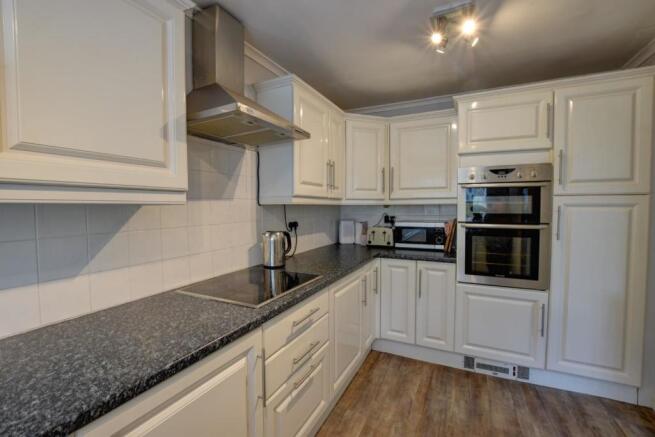 Kitchen 1.jpg