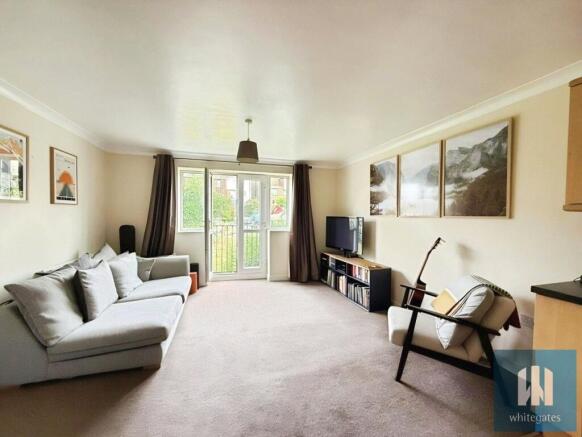 2 bed Apartment for sale Image 2