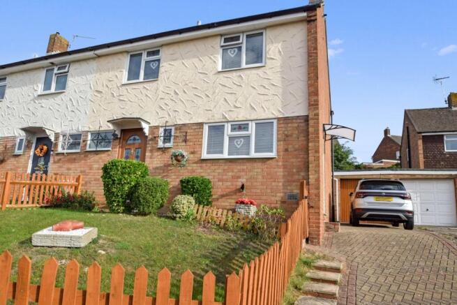 3-bed semi-detached on Hazel Grove, Wayfield, Chatham, ME5, £340,000