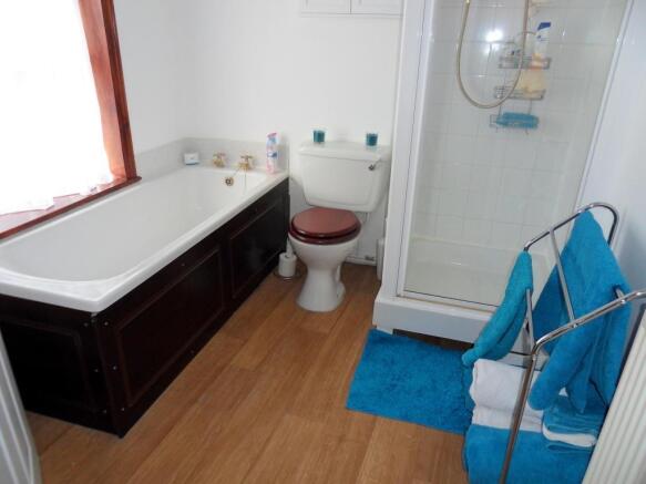 BATH/SHOWER ROOM