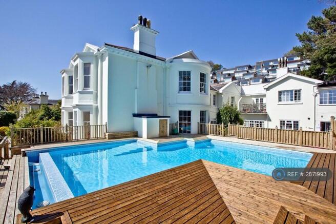 6 Bedroom Villas With Swimming Pool