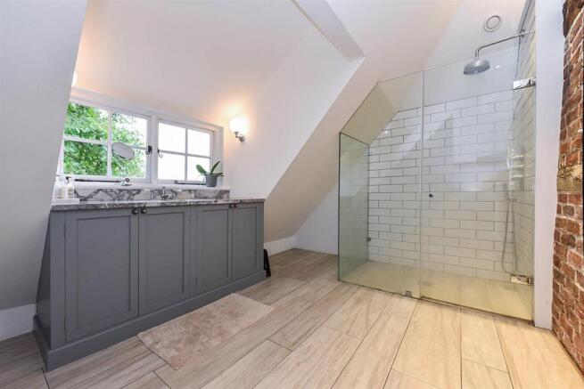 Master En-Suite
