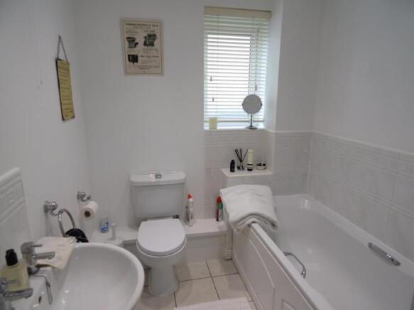 BATHROOM.JPG