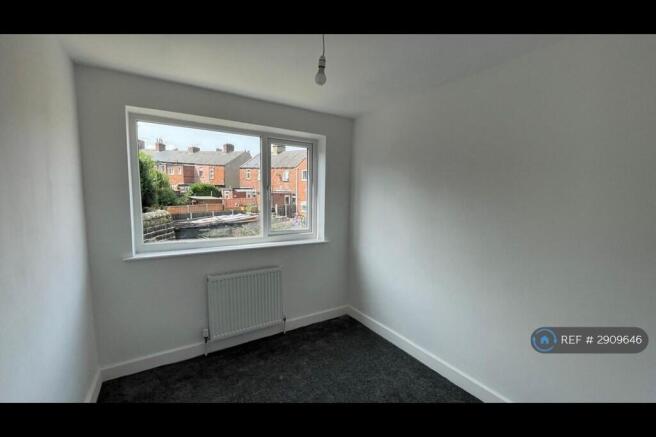 3 bed Terraced to rent Image 11