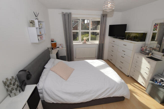 4 bed Detached for sale Image 8