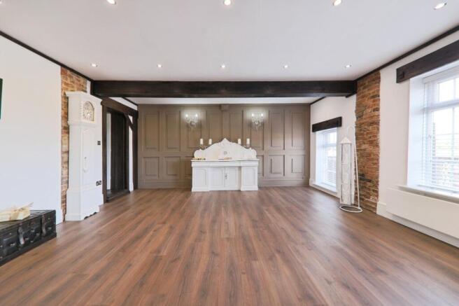 4 bed Barn Conversion for sale Image 8