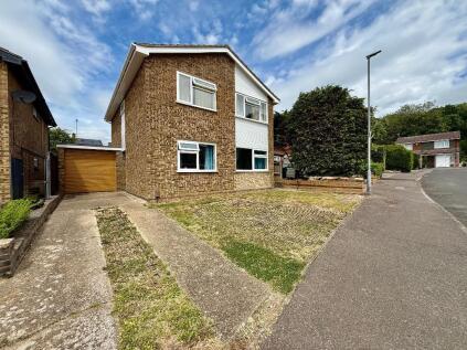 Brompton Close, Bramingham, Luton, Bedfordshire, LU3 3QT