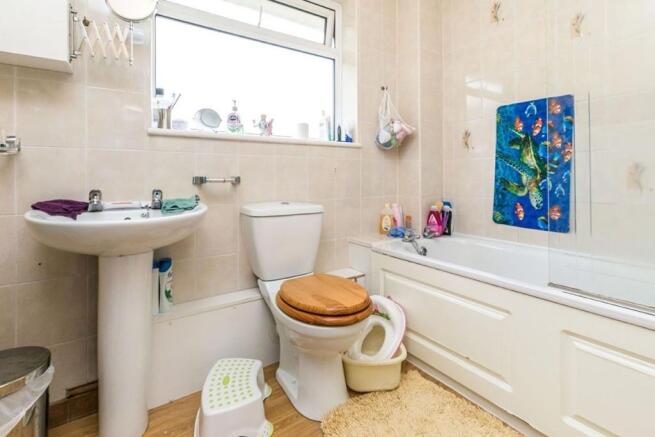 Family Bathroom / WC
