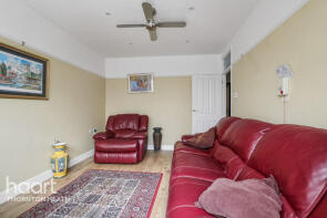 15, Bletchingley Close, Thornton Heath CR7 7HT