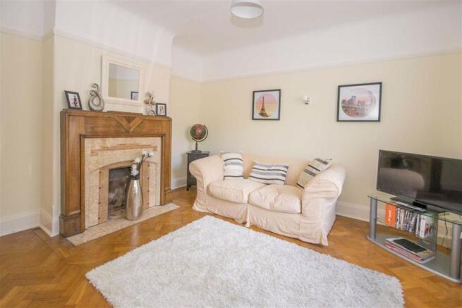 SITTING ROOM
