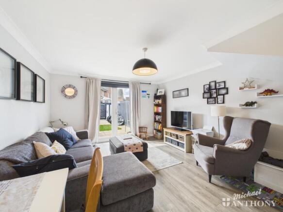 CAM02773G0-PR0353-STILL014