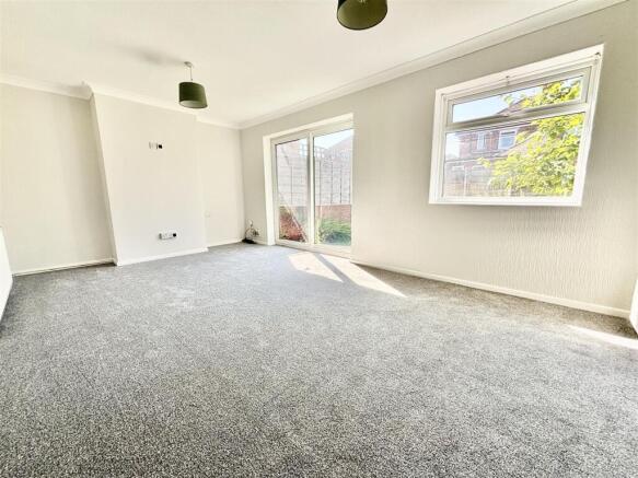 3 bed Semi-Detached for sale Image 4