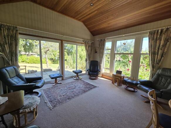 5 bed Detached for sale Image 6