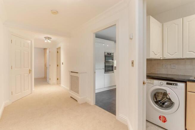 3 bed Apartment for sale Image 5