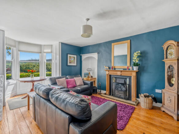 6 bed Detached for sale Image 6